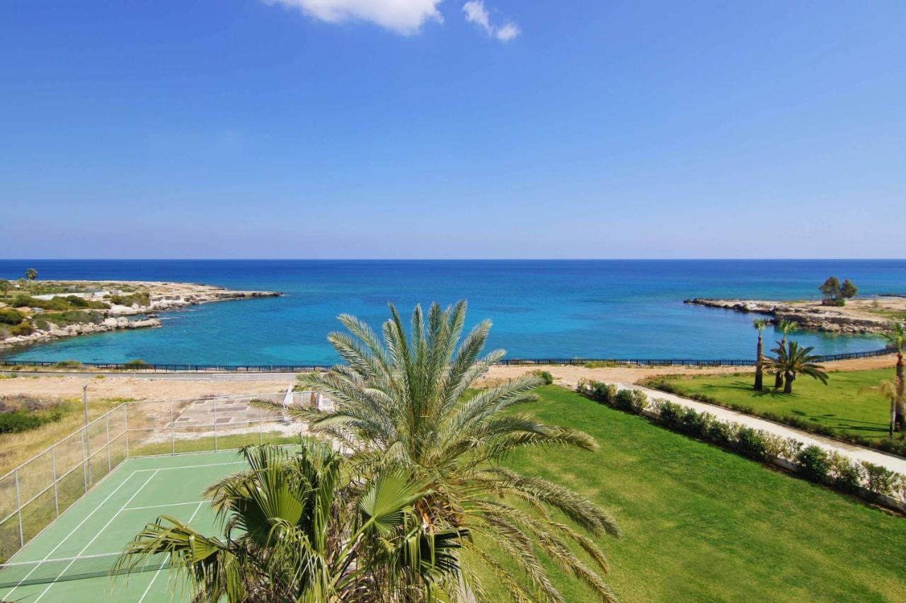 Lucile - Coralli Beachfront Apartment Paralimni Dış mekan fotoğraf