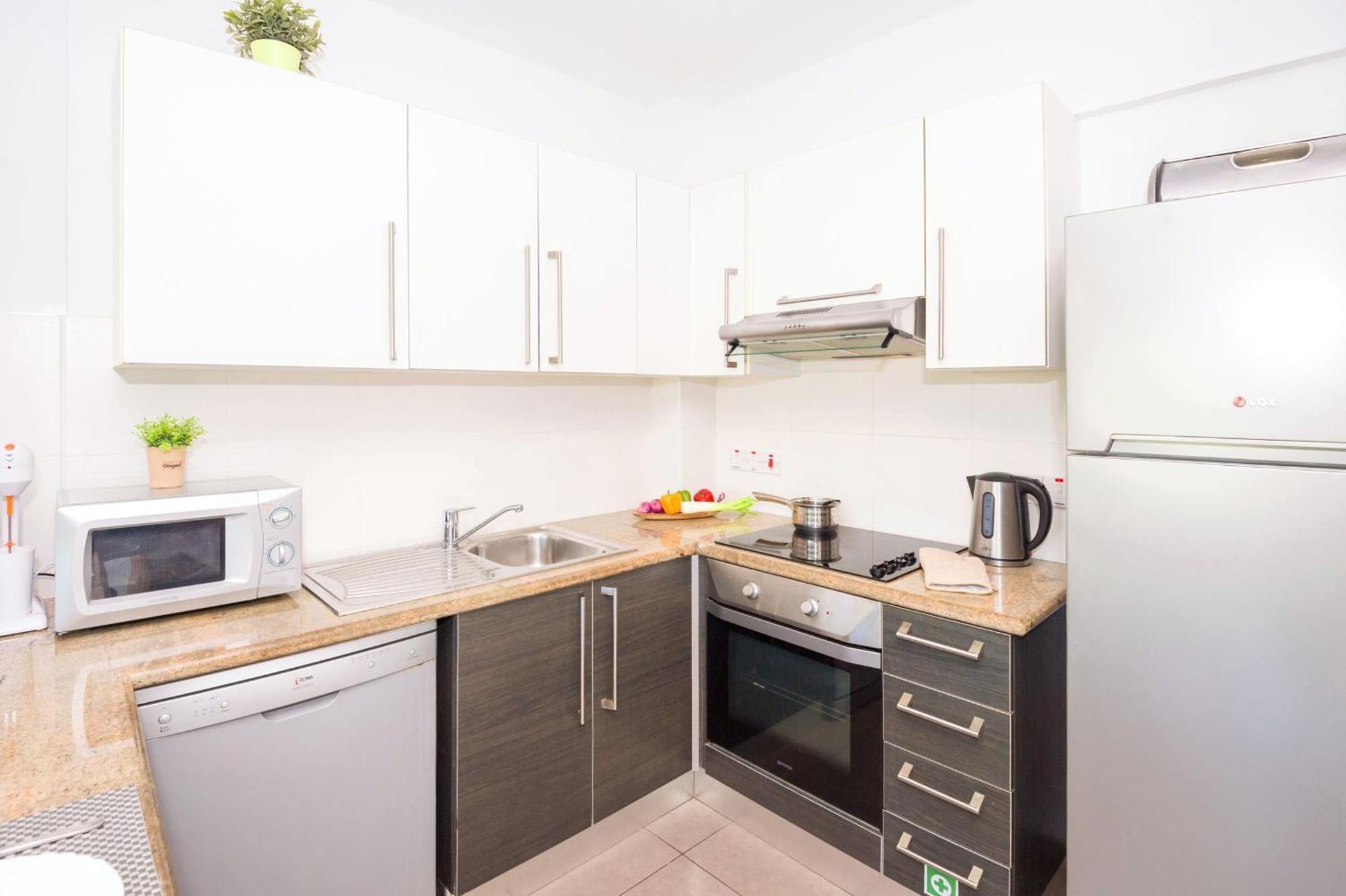Lucile - Coralli Beachfront Apartment Paralimni Dış mekan fotoğraf
