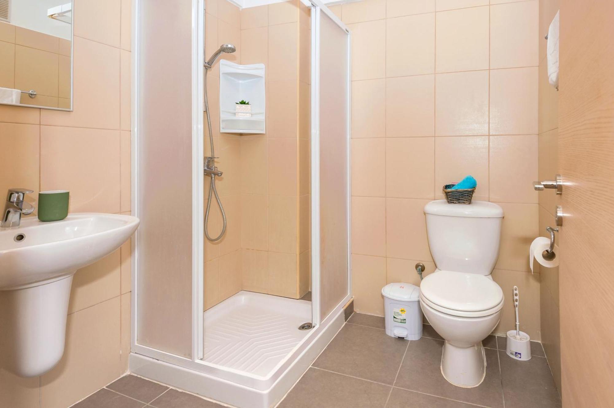 Lucile - Coralli Beachfront Apartment Paralimni Dış mekan fotoğraf