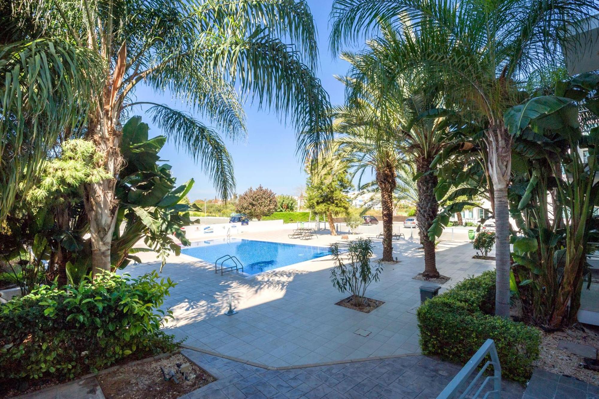 Lucile - Coralli Beachfront Apartment Paralimni Dış mekan fotoğraf
